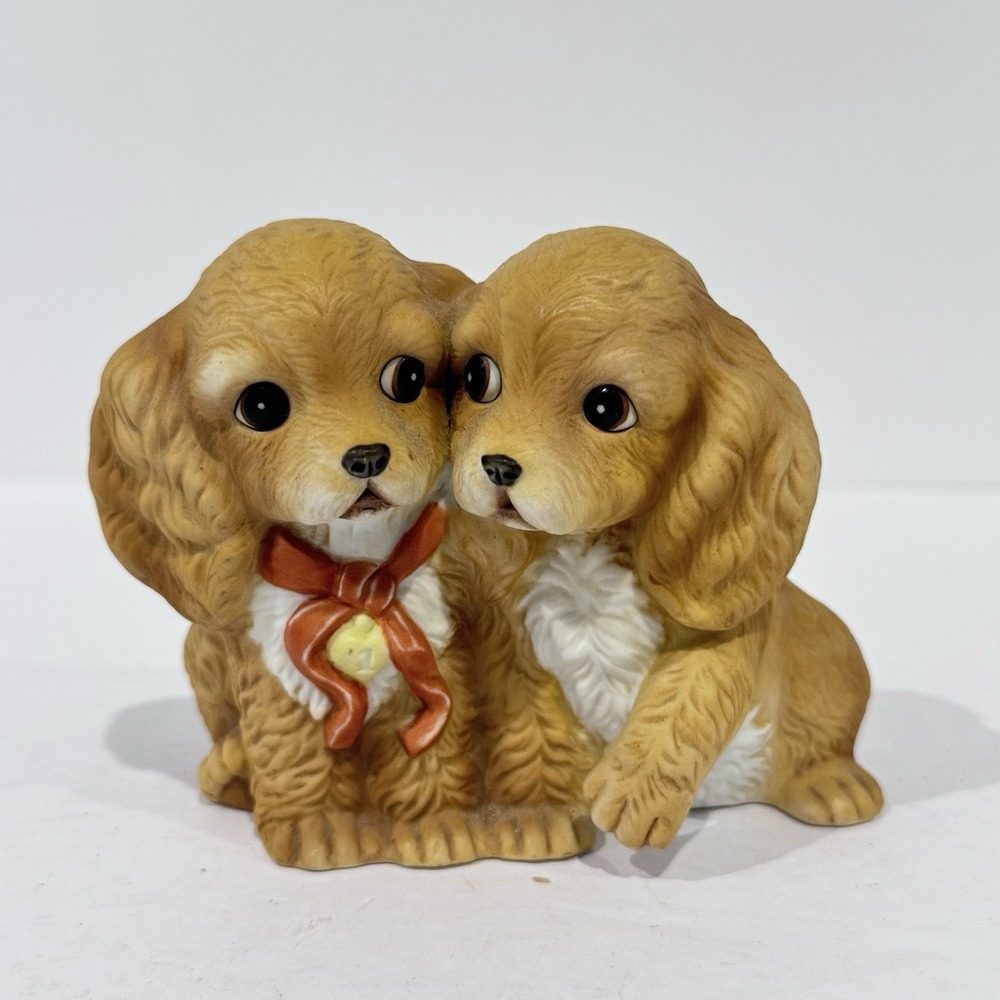 Vintage Homco 1988 Masterpiece Porcelain Blond Puppy Red Bow Dog Pair‎ Figurine